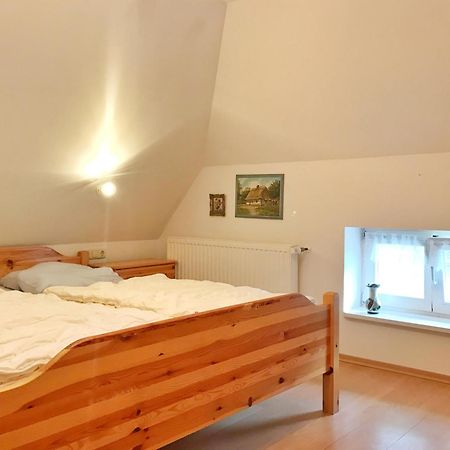 Kleine Reetgedeckte Doppelhaushaelfte In Idyllischer Lage Nardevitz Екстериор снимка